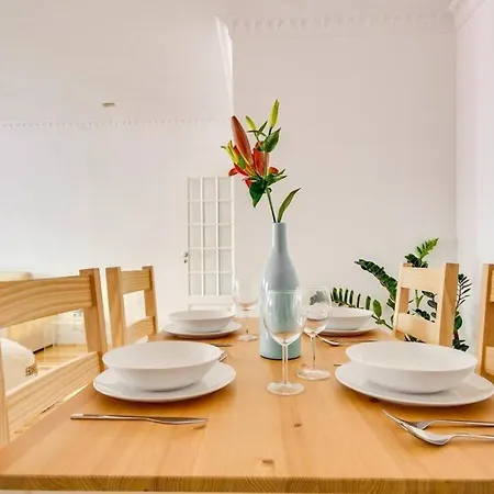Bright & Beautiful With 2 Beds Lejlighed Lisboa