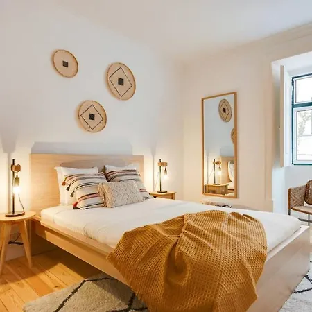 Bright & Beautiful With 2 Beds